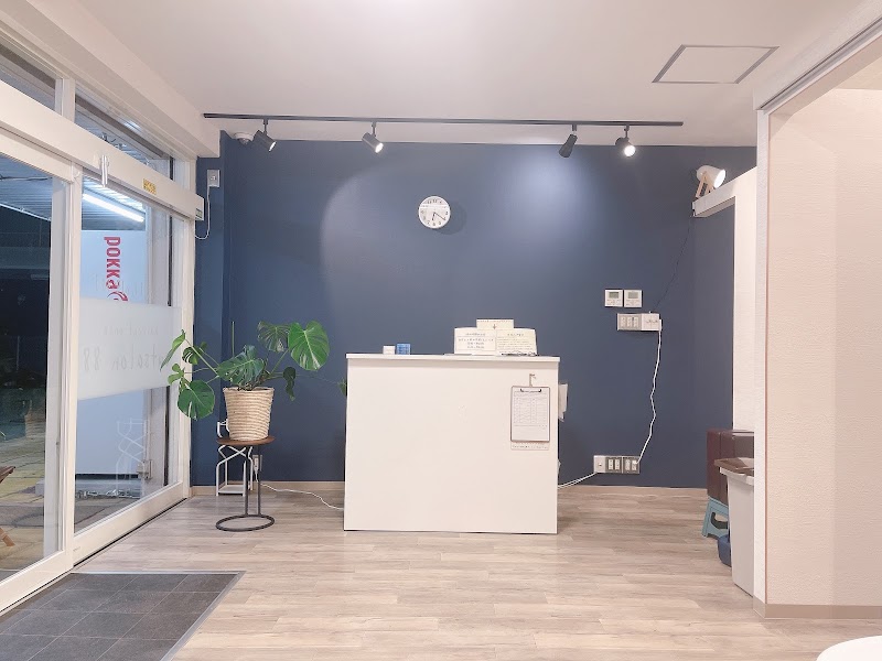 cutsalon 88 レセプションカウンター